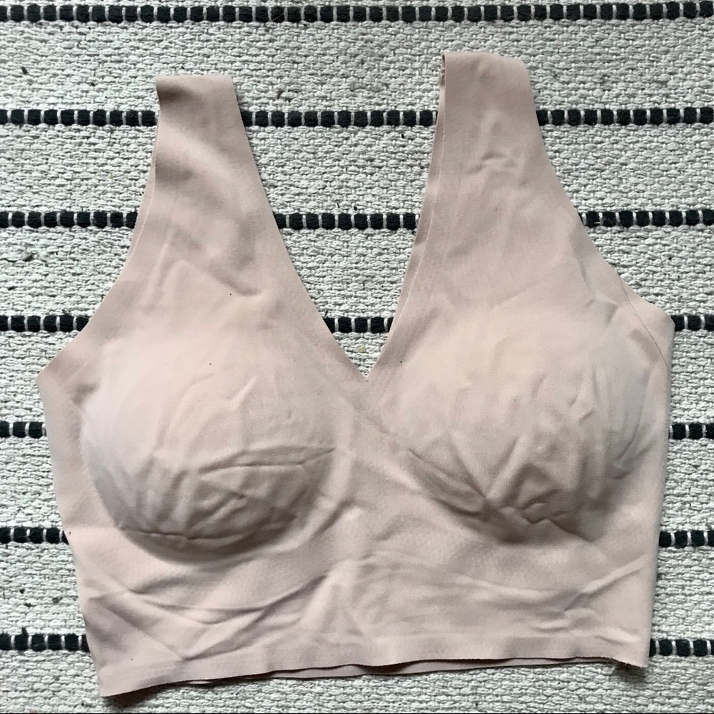 True&Co True Body V Neck Bra in Dulce
